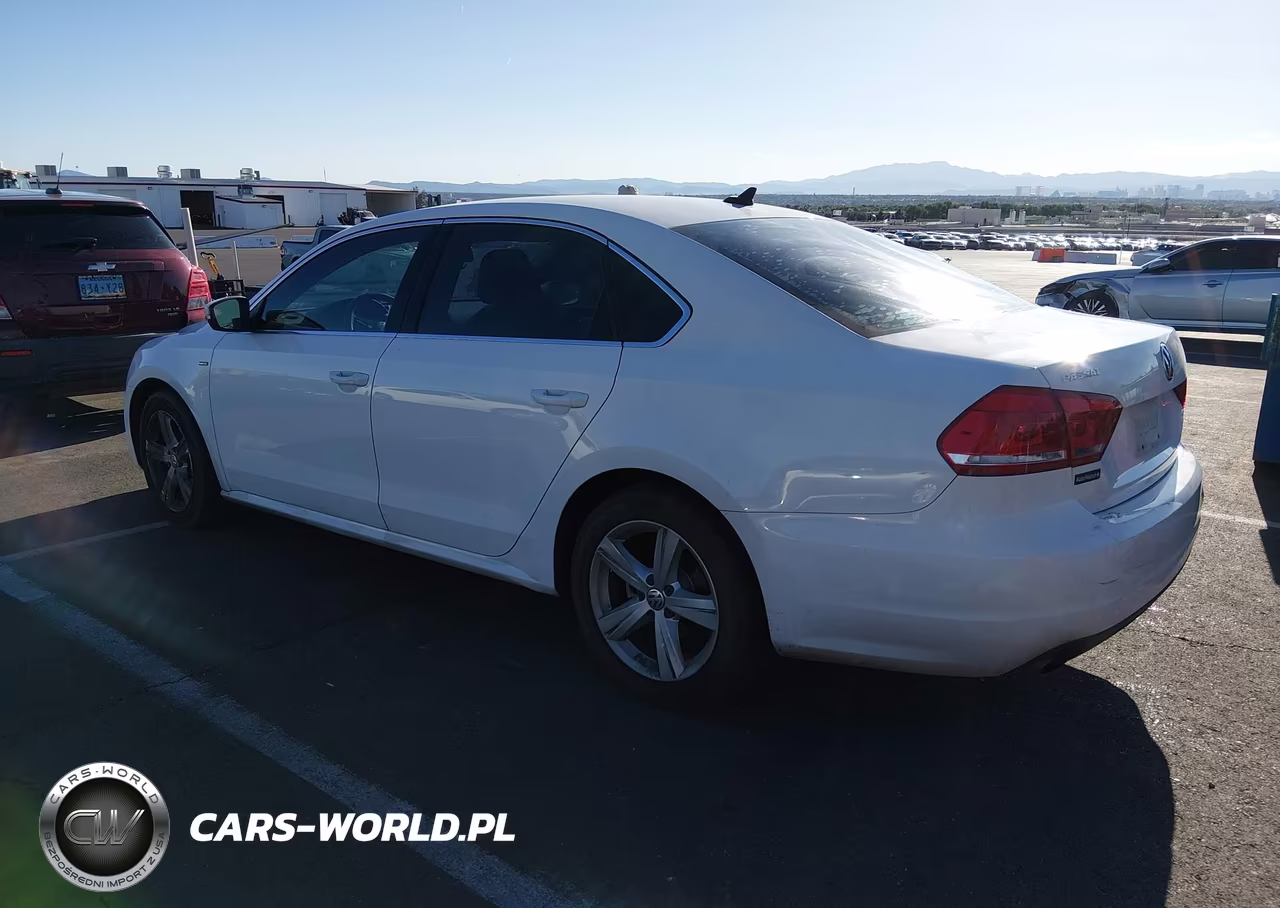 2015 Volkswagen Passat 1.8T Limited Edition VIN:1VWAT7A32FC109691 - 3