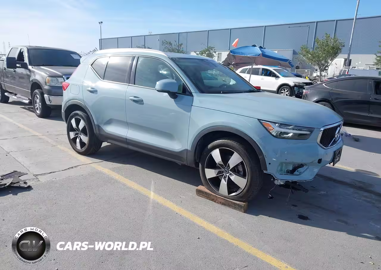 2019 Volvo Xc40 T5 Momentum-T5 R-Design