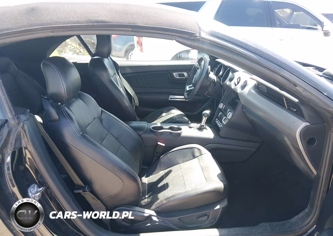 2020 Ford Mustang Ecoboost Premium VIN:1FATP8UH1L5119874 - 5