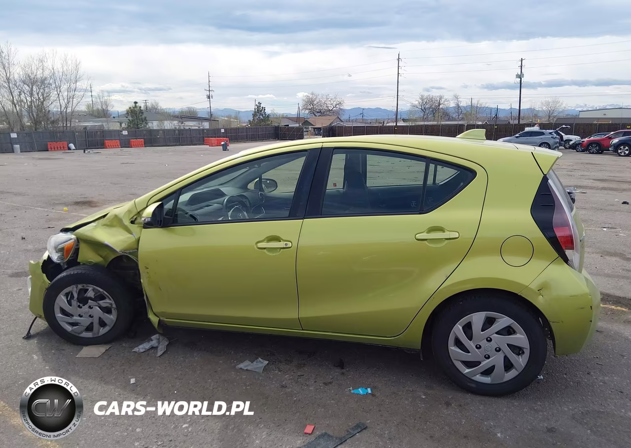 2015 Toyota Prius C Two VIN:JTDKDTB31F1112282 - 15