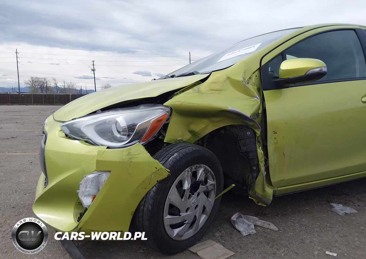 2015 Toyota Prius C Two VIN:JTDKDTB31F1112282 - 6