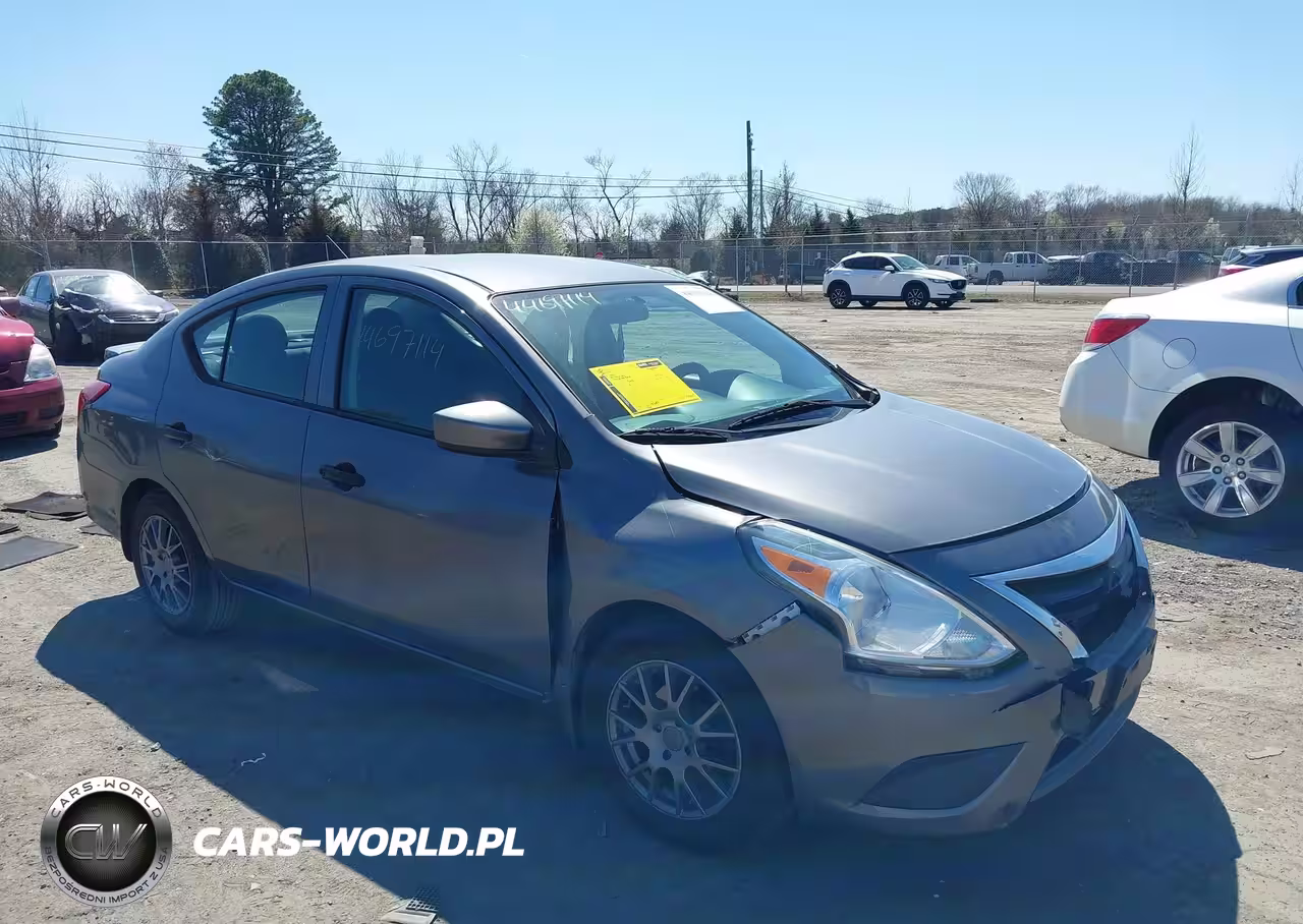 2017 Nissan Versa 1.6 S+