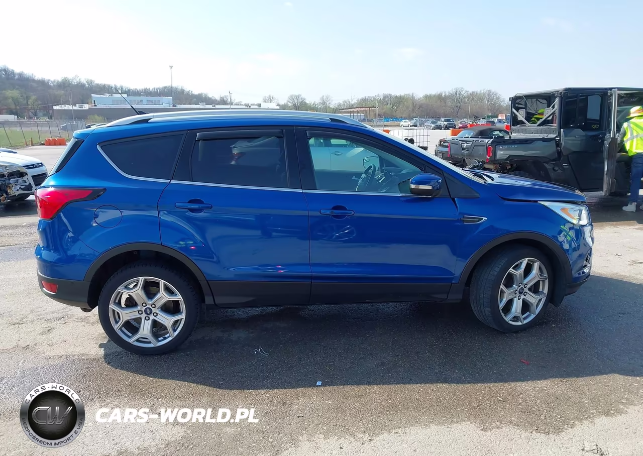 2019 Ford Escape Titanium VIN:1FMCU9J97KUC03610 - 13