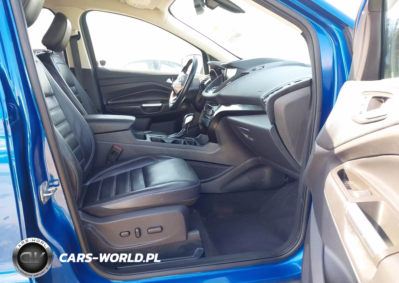 2019 Ford Escape Titanium VIN:1FMCU9J97KUC03610 - 5