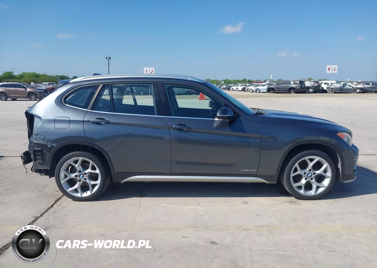 2015 BMW X1 xDrive28I VIN:WBAVL1C57FVY24807 - 14