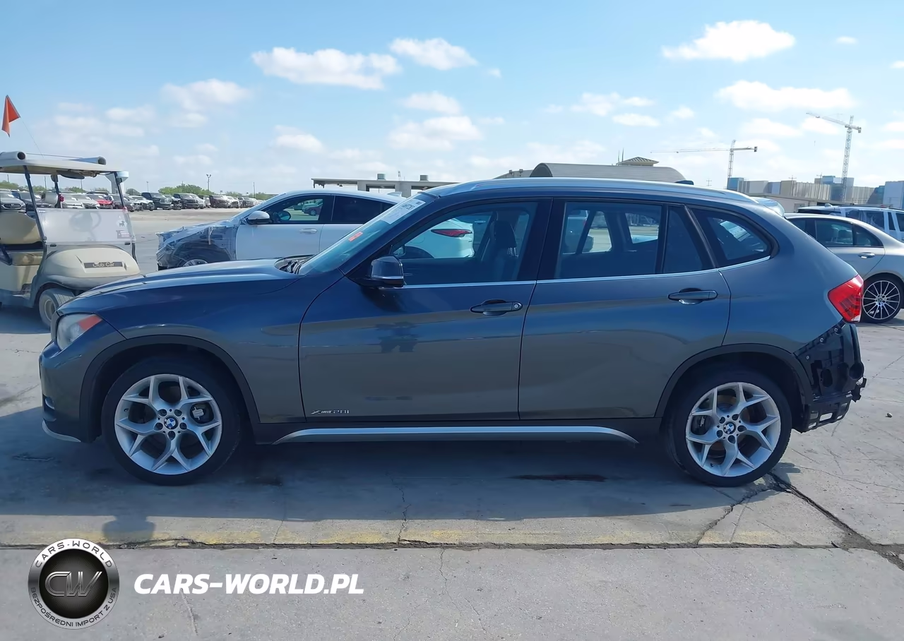 2015 BMW X1 xDrive28I VIN:WBAVL1C57FVY24807 - 15