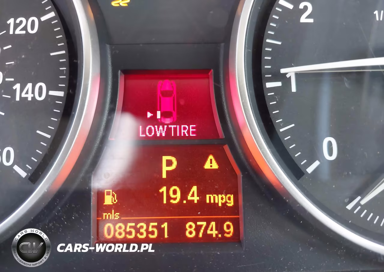 2015 BMW X1 xDrive28I VIN:WBAVL1C57FVY24807 - 16