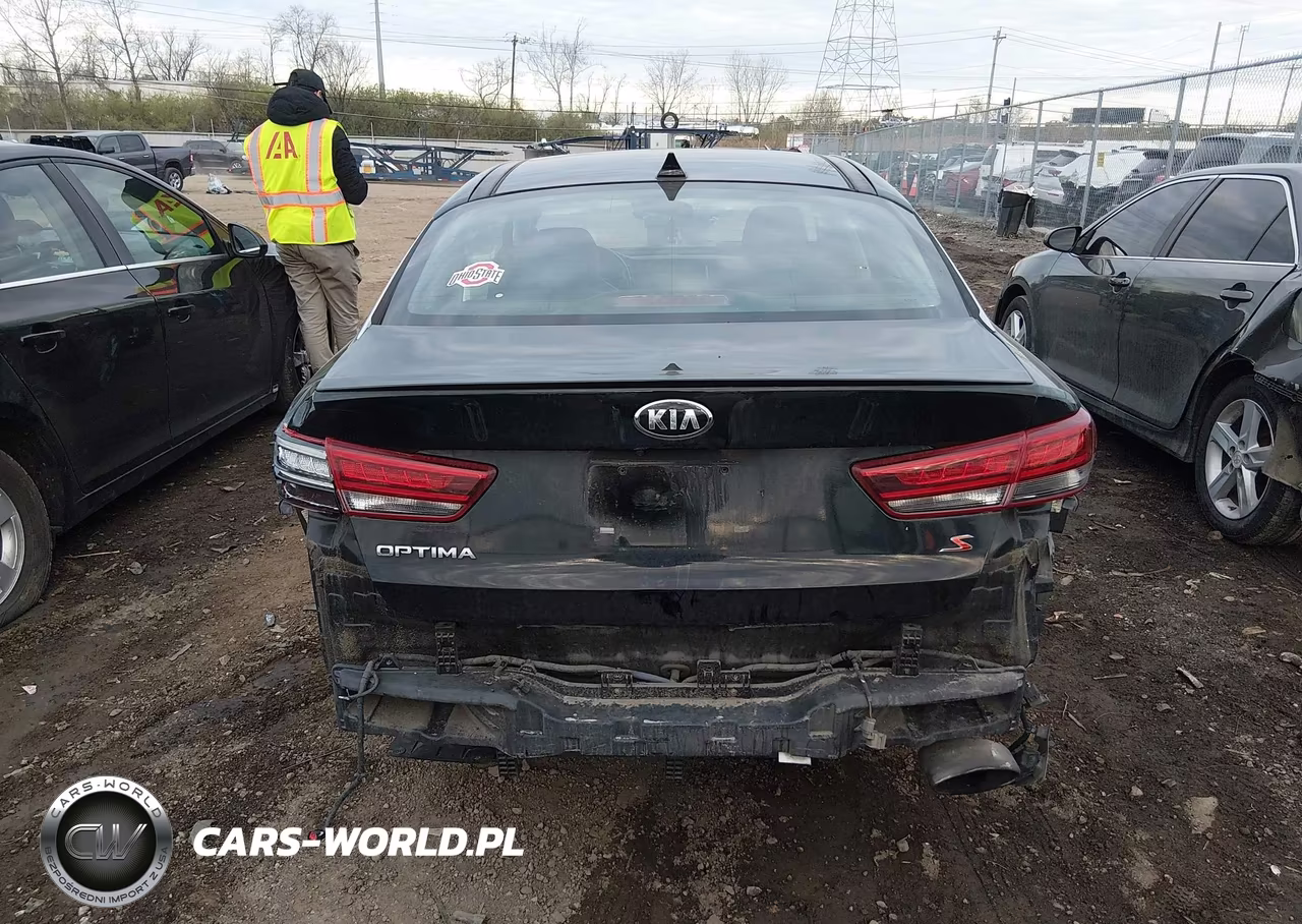 2018 Kia Optima S VIN:5XXGT4L30JG245836 - 16