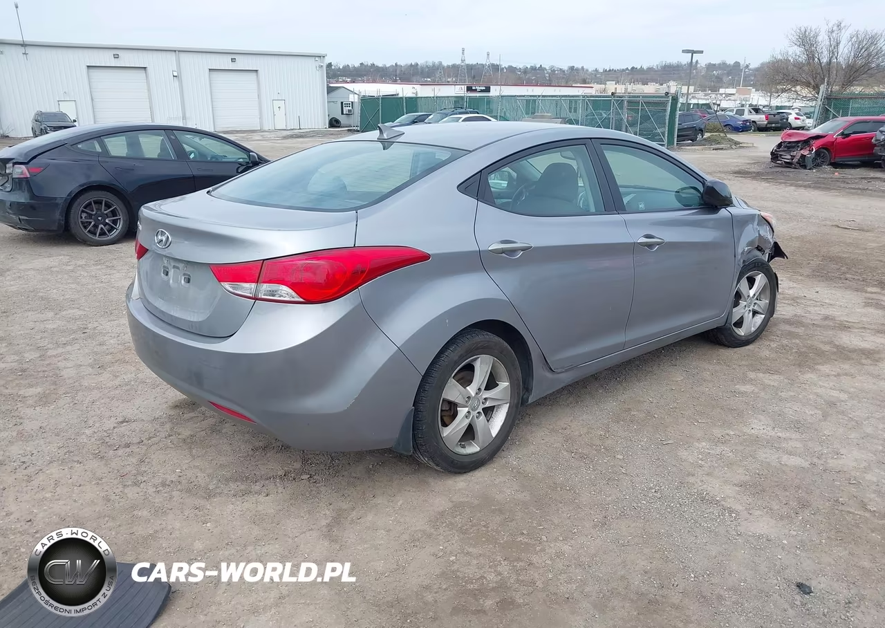 2013 Hyundai Elantra Gls-Limited VIN:KMHDH4AE7DU606272 - 4
