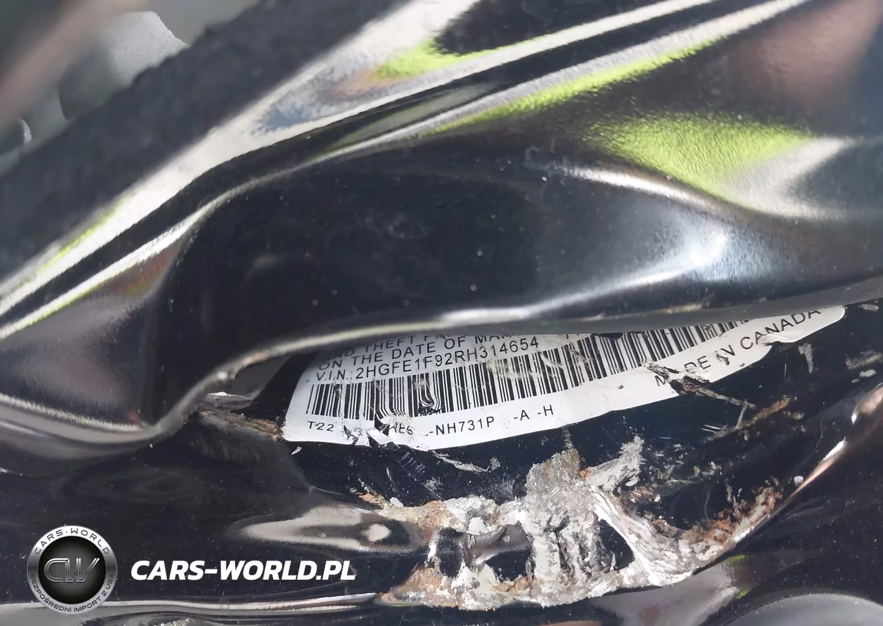 2024 Honda Civic Touring VIN:2HGFE1F92RH314654 - 9