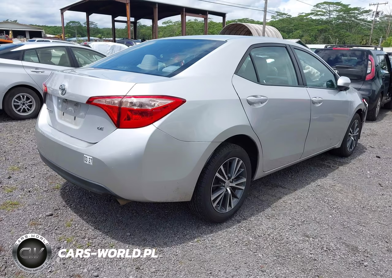 2019 Toyota Corolla Le VIN:5YFBURHEXKP923290 - 4