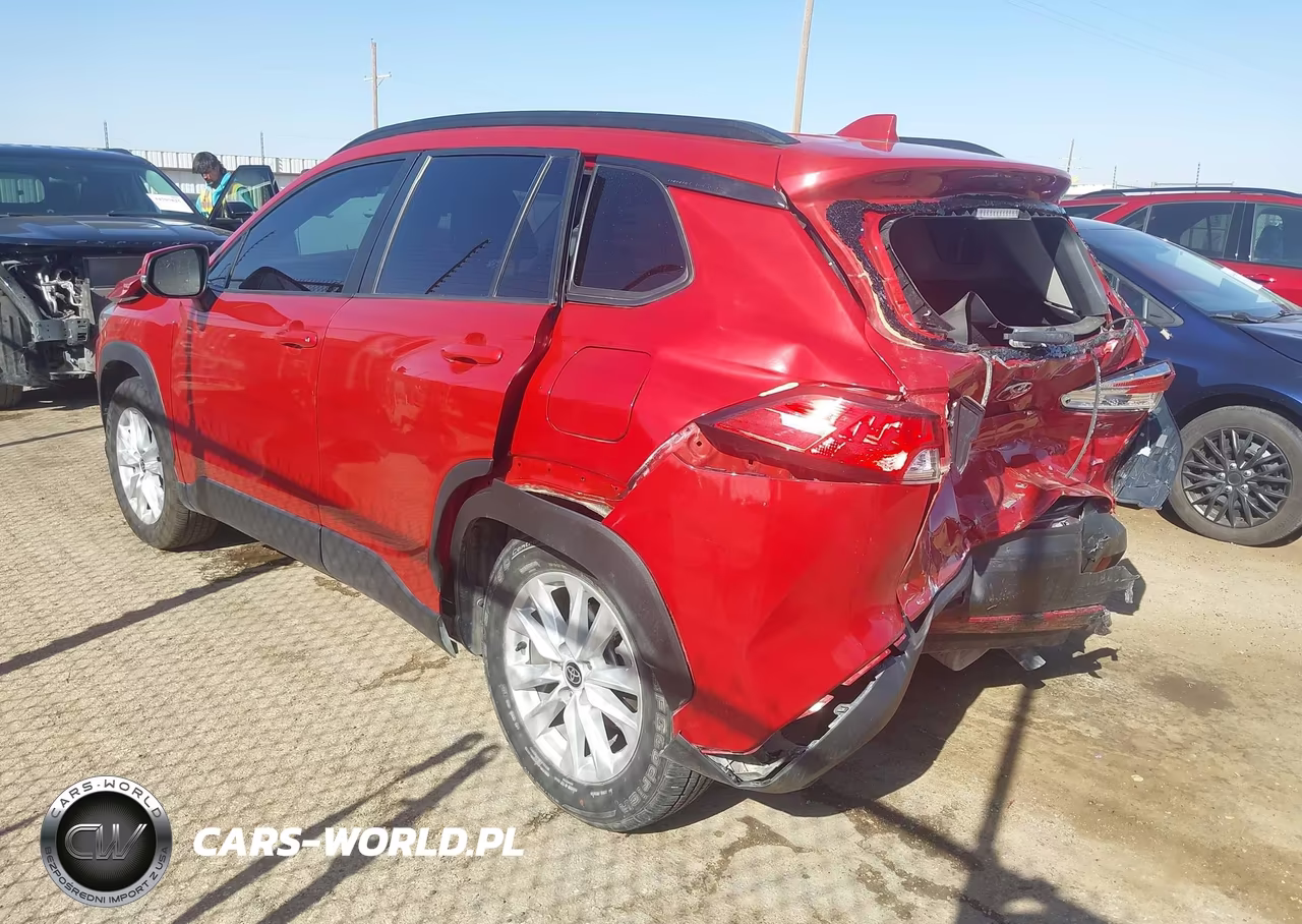 2022 Toyota Corolla Cross Le VIN:7MUCAAAG8NV013892 - 3