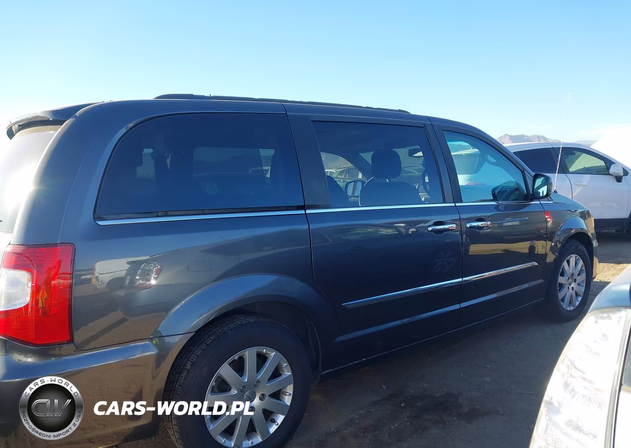 2016 Chrysler Town & Country Touring VIN:2C4RC1BG5GR112131 - 13