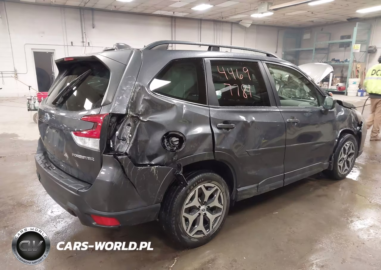2021 Subaru Forester Premium VIN:JF2SKAJC0MH419749 - 4