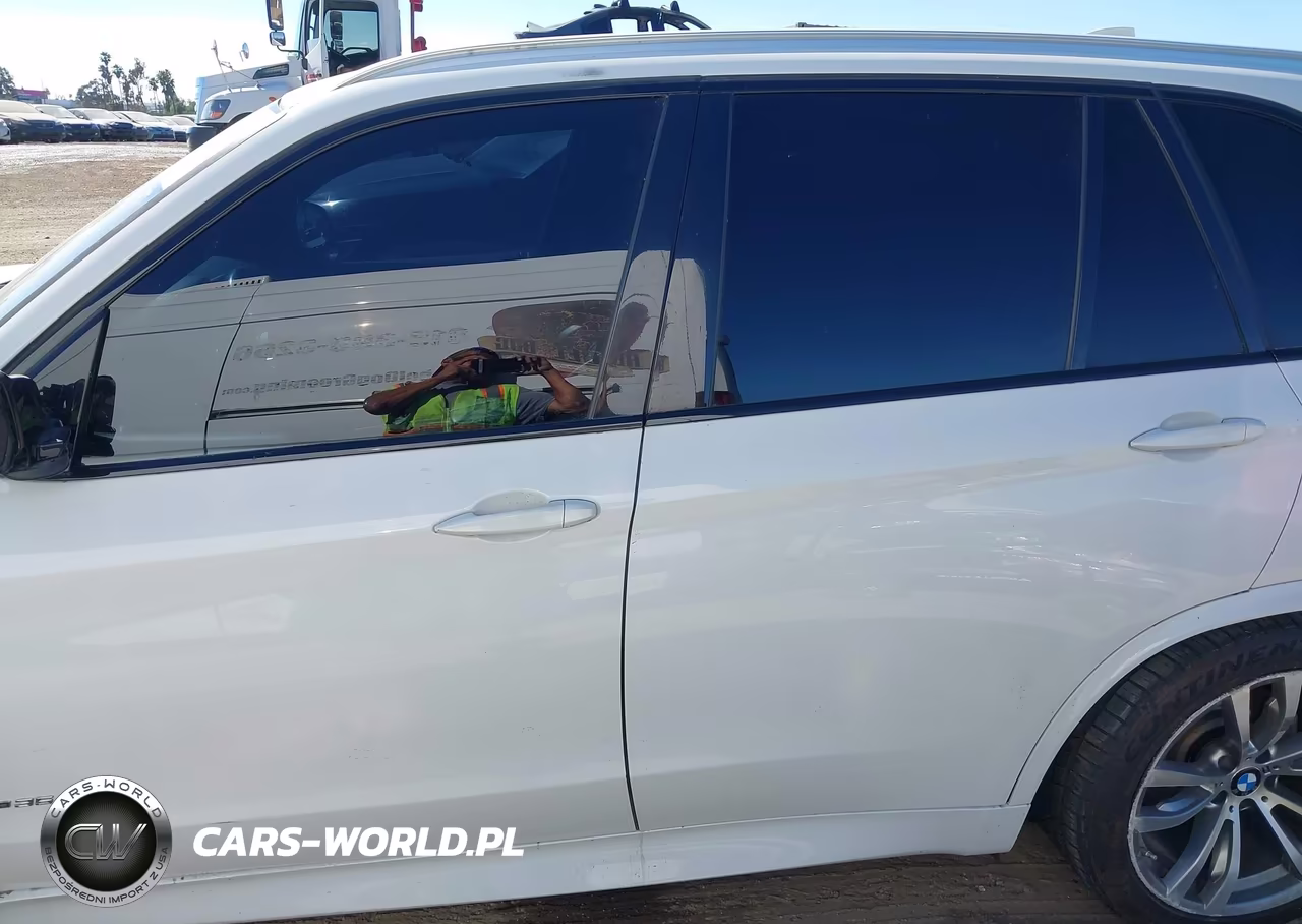 2018 BMW X5 xDrive35I VIN:5UXKR0C50JL075270 - 14