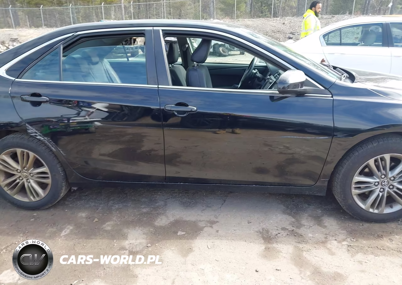 2016 Toyota Camry Se VIN:4T1BF1FK3GU226196 - 18