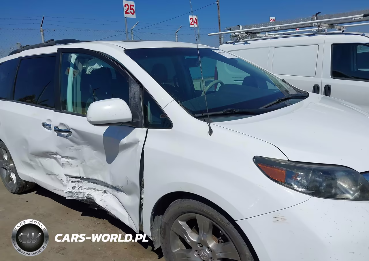 2013 Toyota Sienna Se 8 Passenger VIN:5TDXK3DC0DS392348 - 6