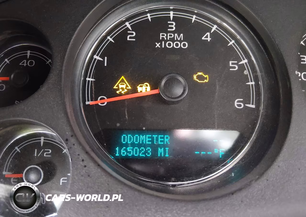 2010 Chevrolet Tahoe Ls VIN:1GNMCAE35AR166312 - 15