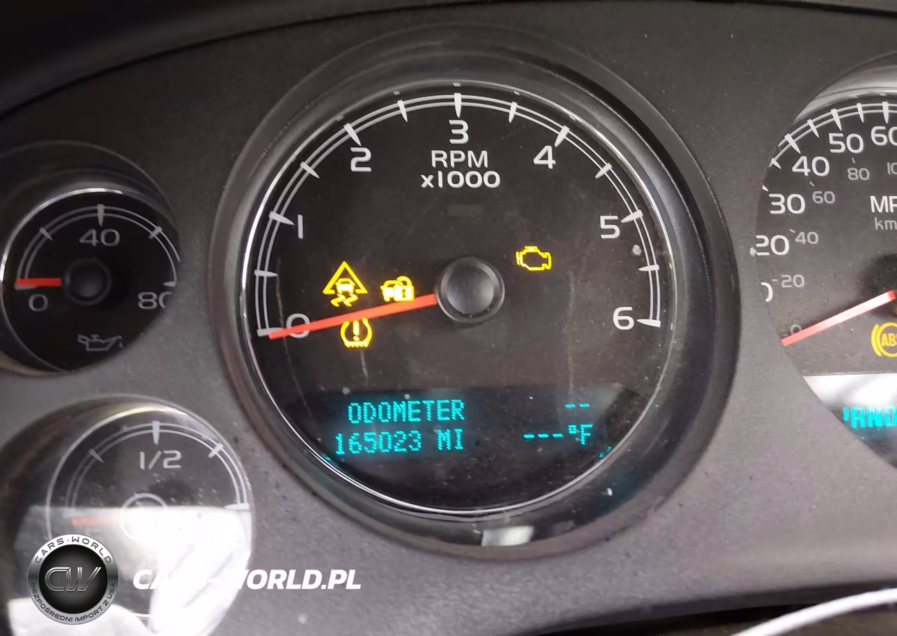 2010 Chevrolet Tahoe Ls VIN:1GNMCAE35AR166312 - 7