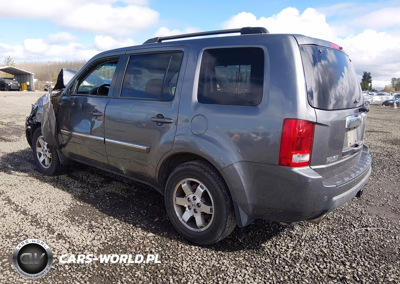 2011 Honda Pilot Touring VIN:5FNYF3H97BB055183 - 3
