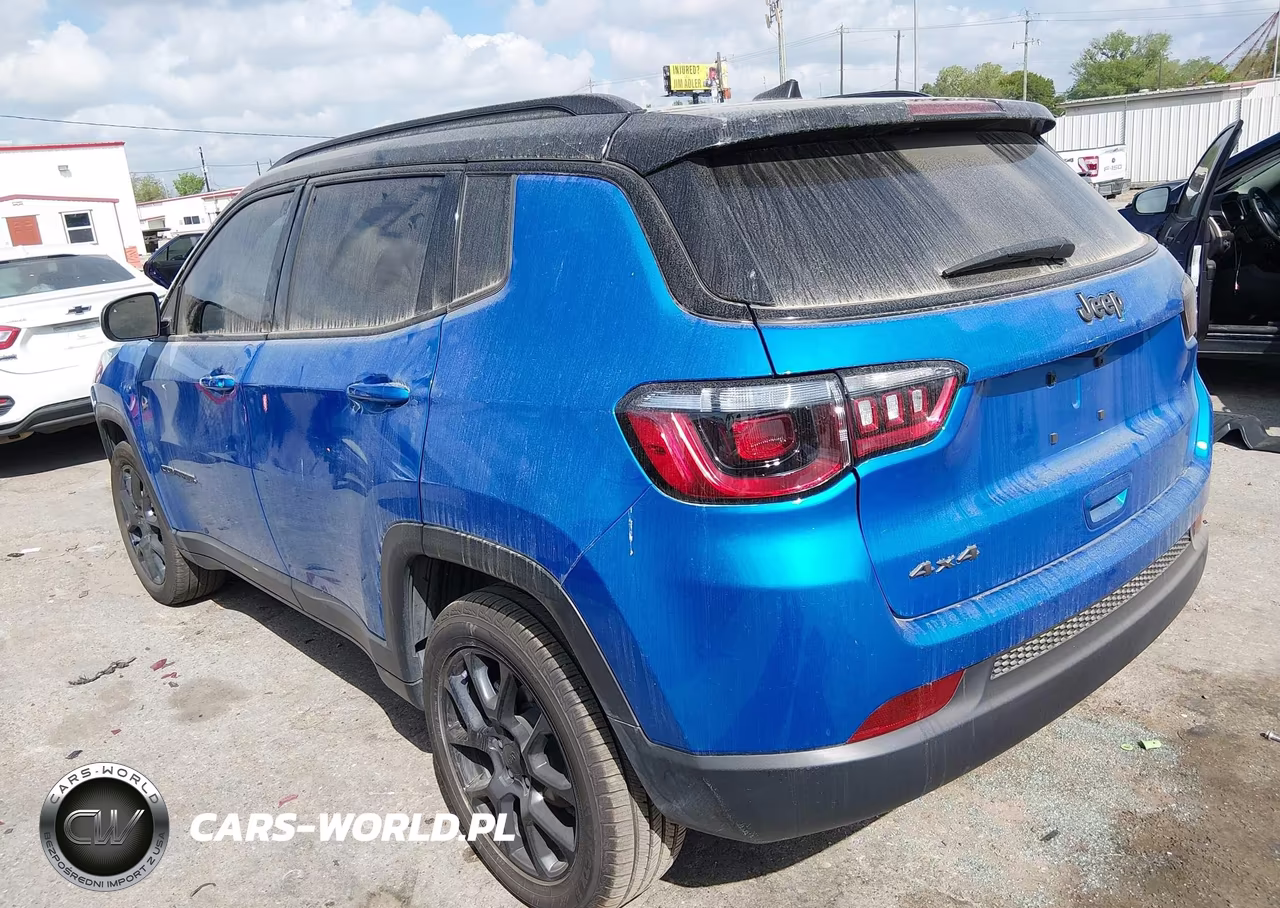 2024 Jeep Compass Latitude 4X4 VIN:3C4NJDBN4RT165102 - 3