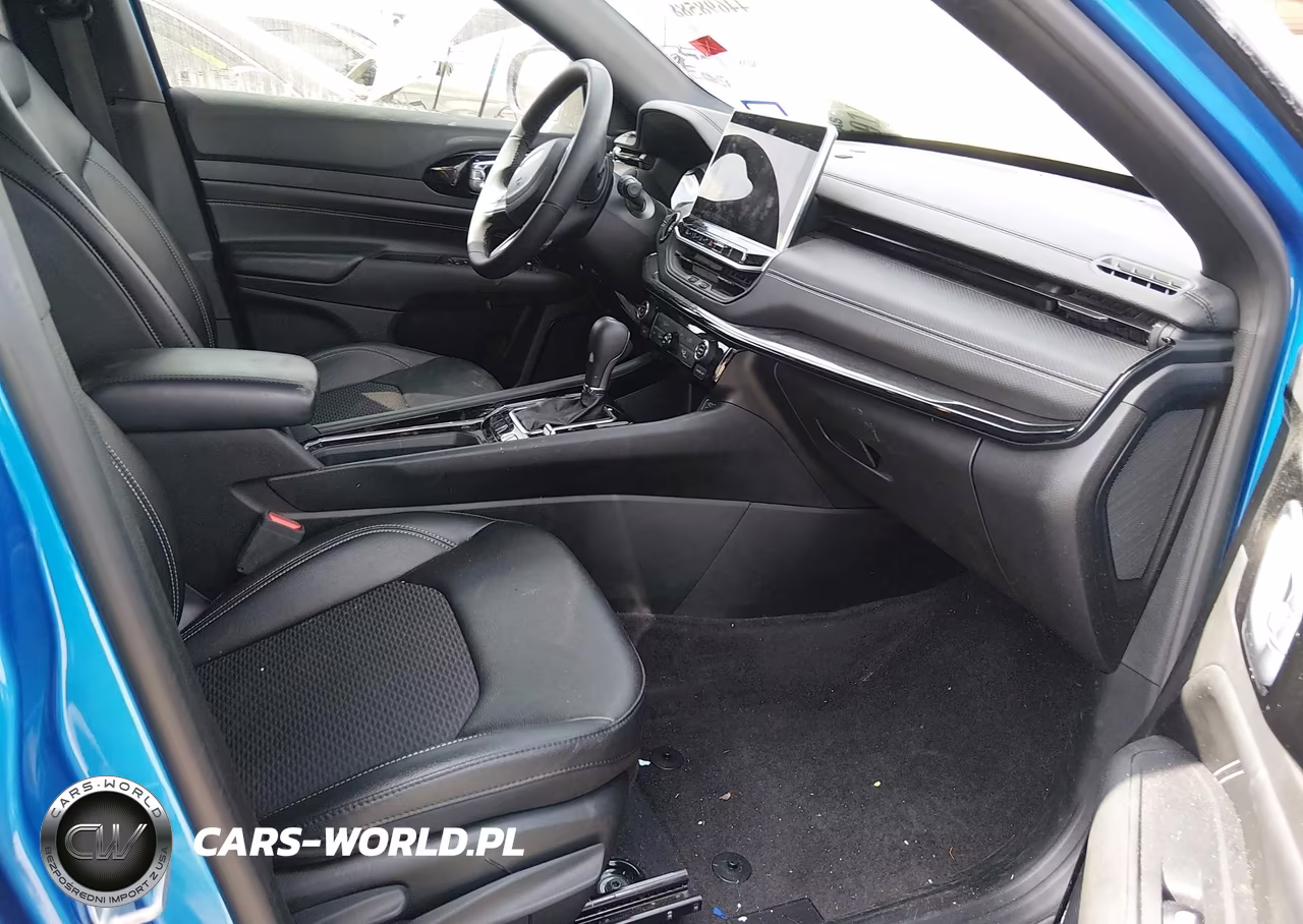 2024 Jeep Compass Latitude 4X4 VIN:3C4NJDBN4RT165102 - 5