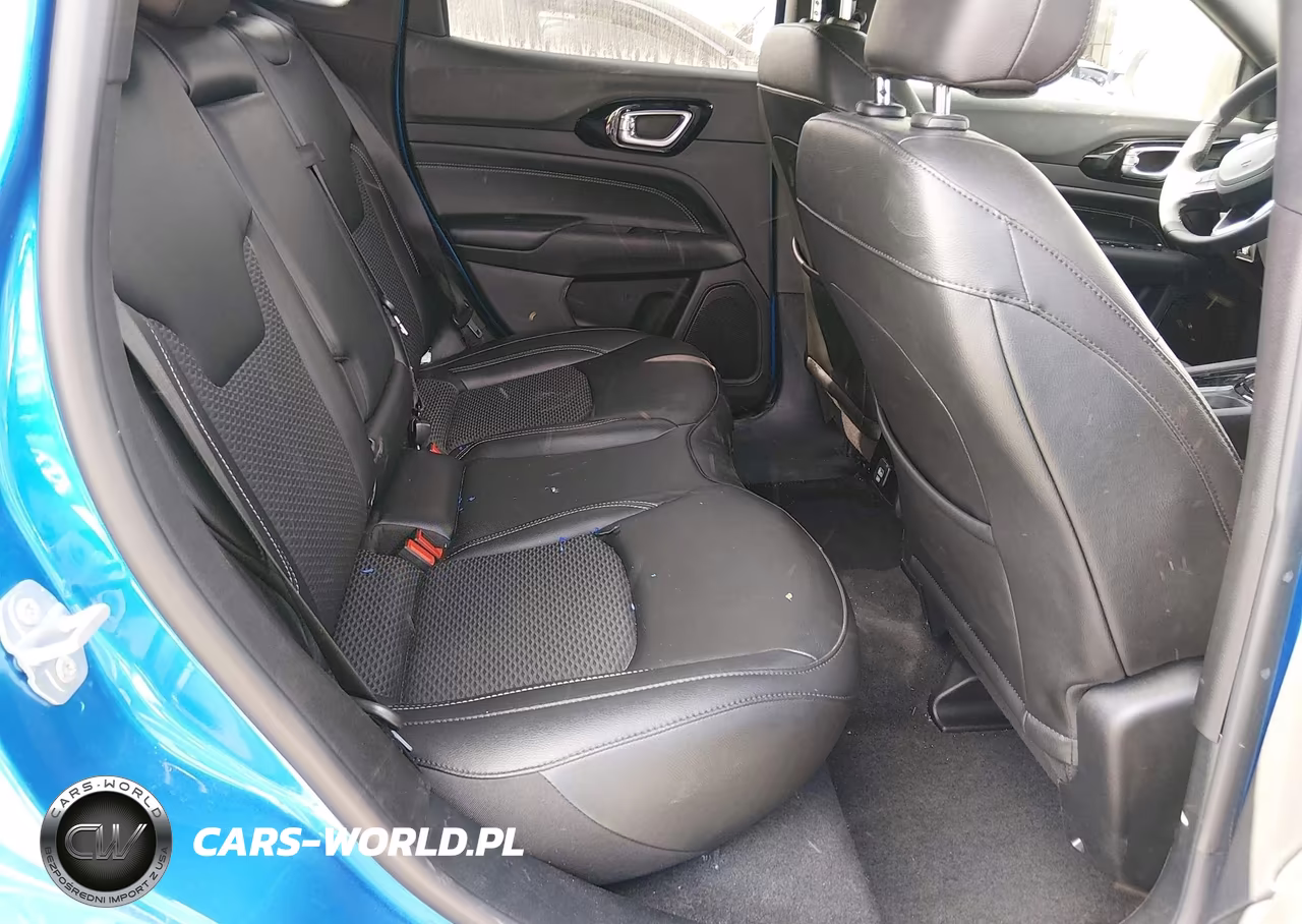 2024 Jeep Compass Latitude 4X4 VIN:3C4NJDBN4RT165102 - 8