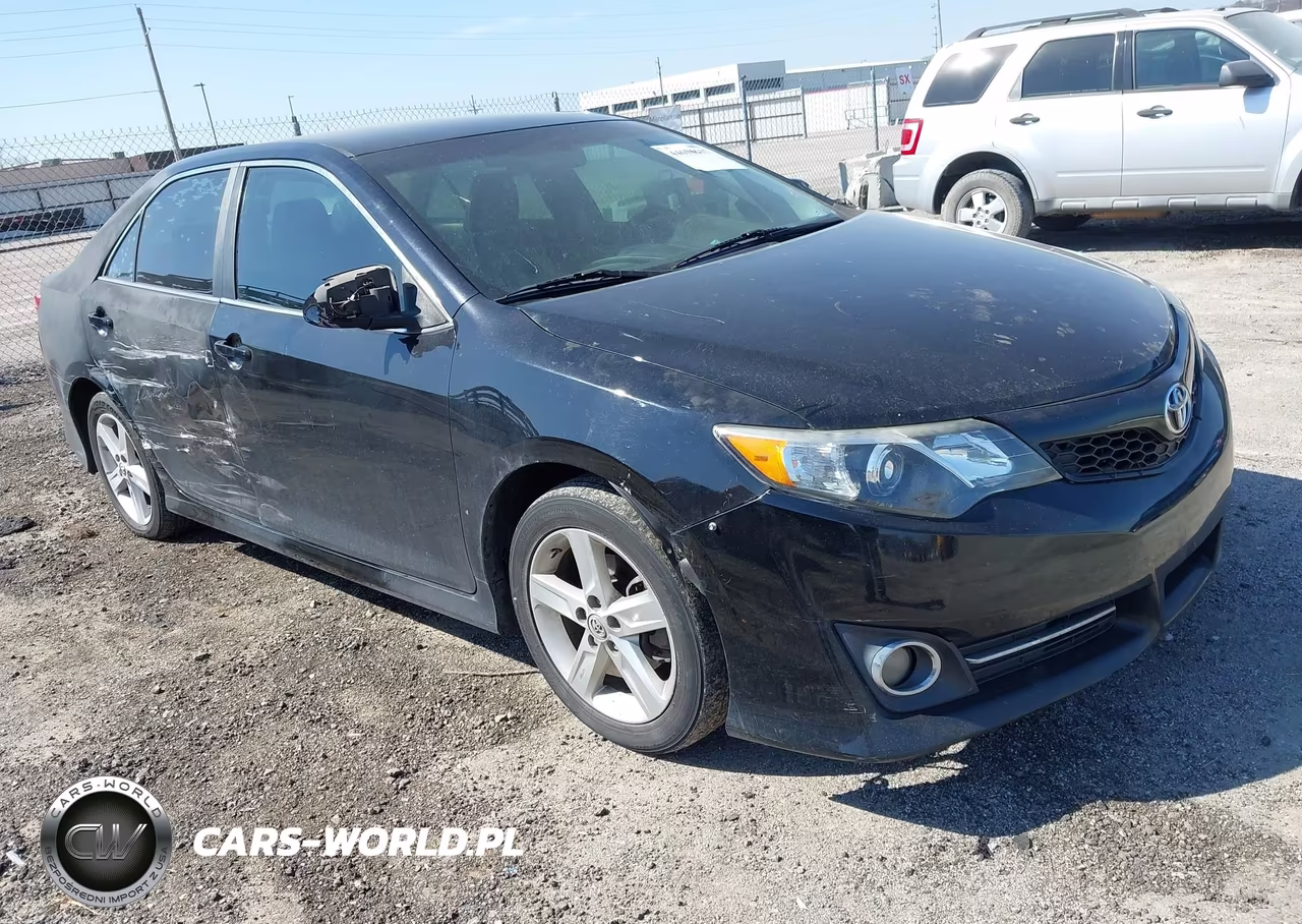 2014 Toyota Camry Se – zdjęcie 1 z 17