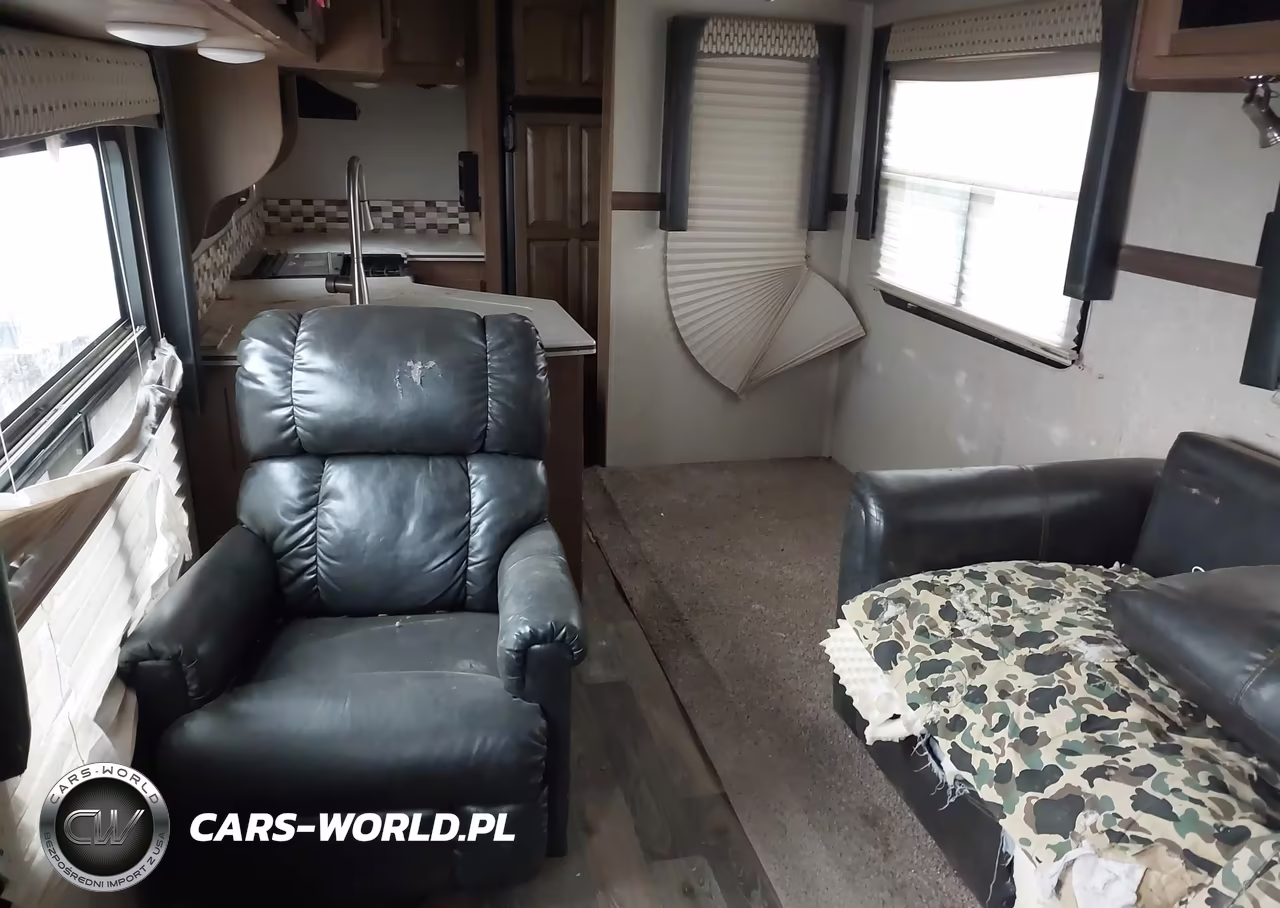 2017 Forest River Xlr VIN:4X4FRLD28H1876165 - 8