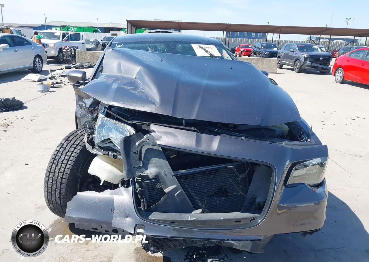 2016 Chrysler 300 Limited VIN:2C3CCAAG0GH268482 - 13