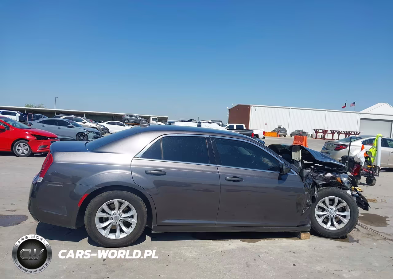 2016 Chrysler 300 Limited VIN:2C3CCAAG0GH268482 - 14