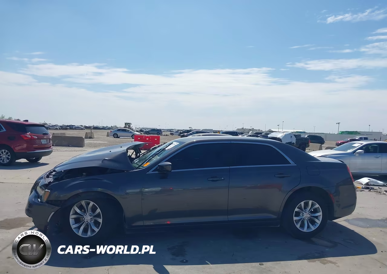 2016 Chrysler 300 Limited VIN:2C3CCAAG0GH268482 - 15