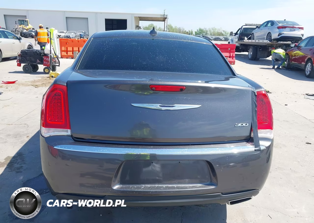 2016 Chrysler 300 Limited VIN:2C3CCAAG0GH268482 - 17
