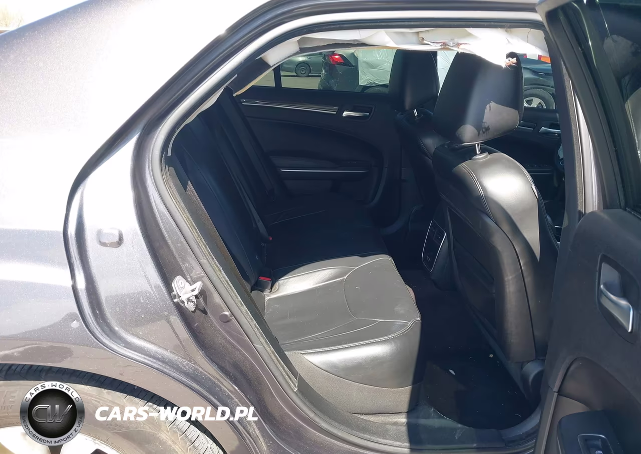 2016 Chrysler 300 Limited VIN:2C3CCAAG0GH268482 - 8
