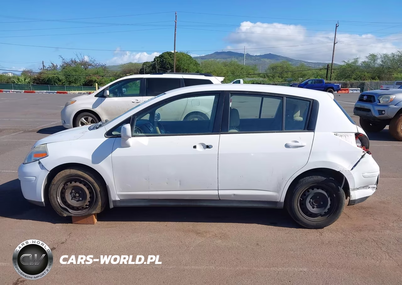 2011 Nissan Versa 1.8S VIN:3N1BC1CP8BL451815 - 14