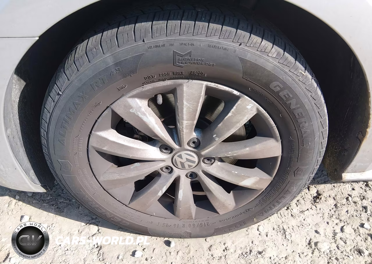 2014 Volkswagen Passat 2.5L Wolfsburg Edition VIN:1VWAH7A38EC010115 - 12