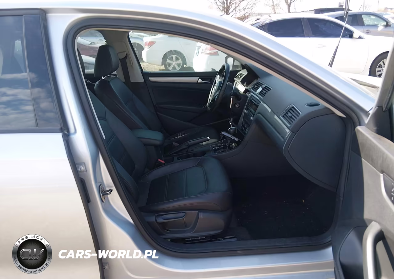 2014 Volkswagen Passat 2.5L Wolfsburg Edition VIN:1VWAH7A38EC010115 - 5