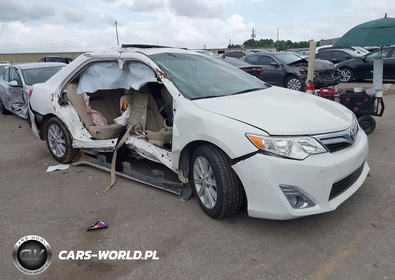 2014 Toyota Camry Xle – zdjęcie 1 z 15