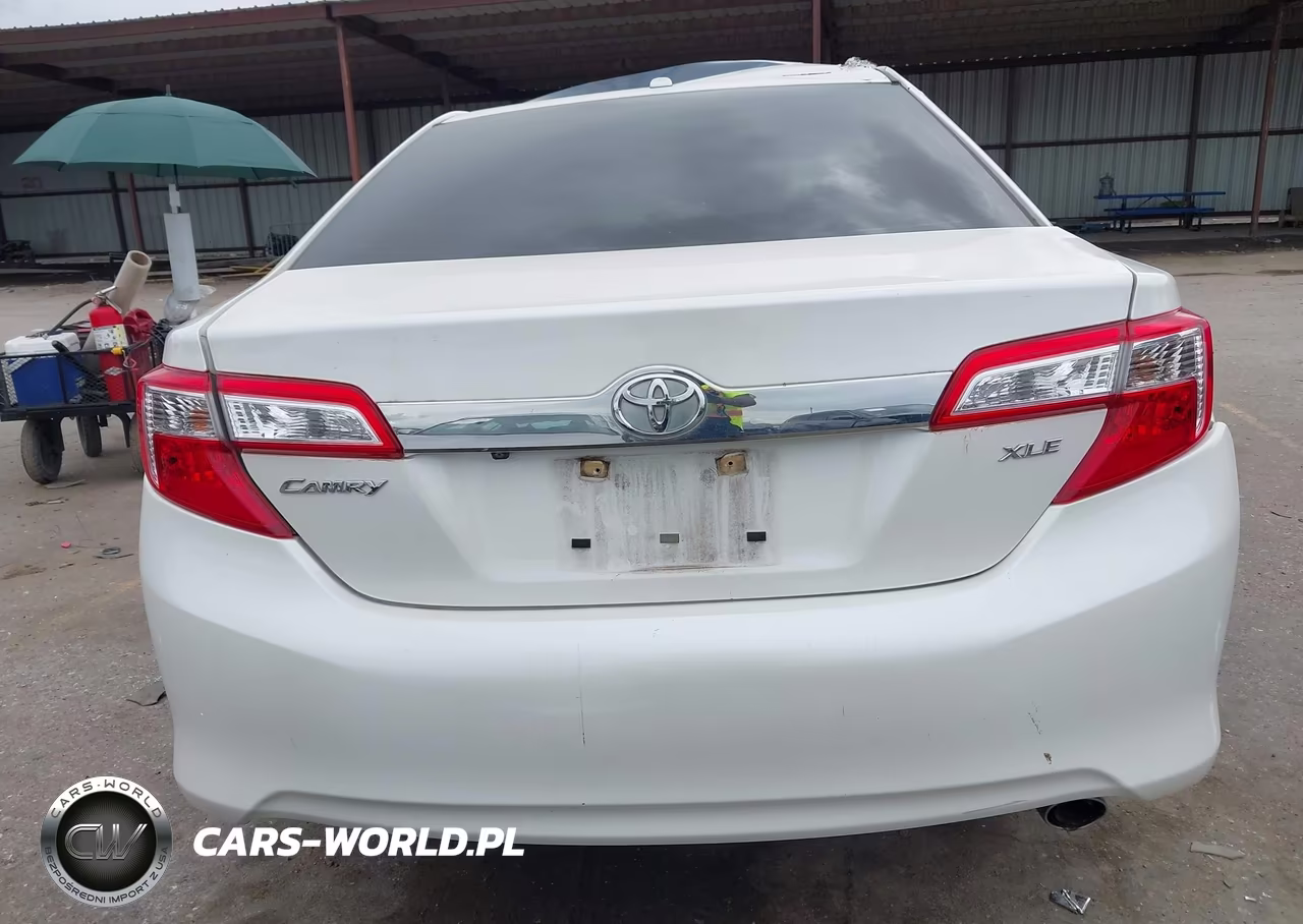 2014 Toyota Camry Xle VIN:4T1BF1FK4EU409216 - 15