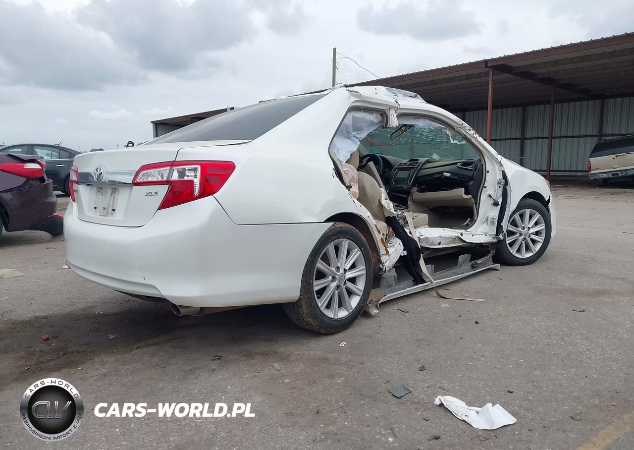 2014 Toyota Camry Xle VIN:4T1BF1FK4EU409216 - 4