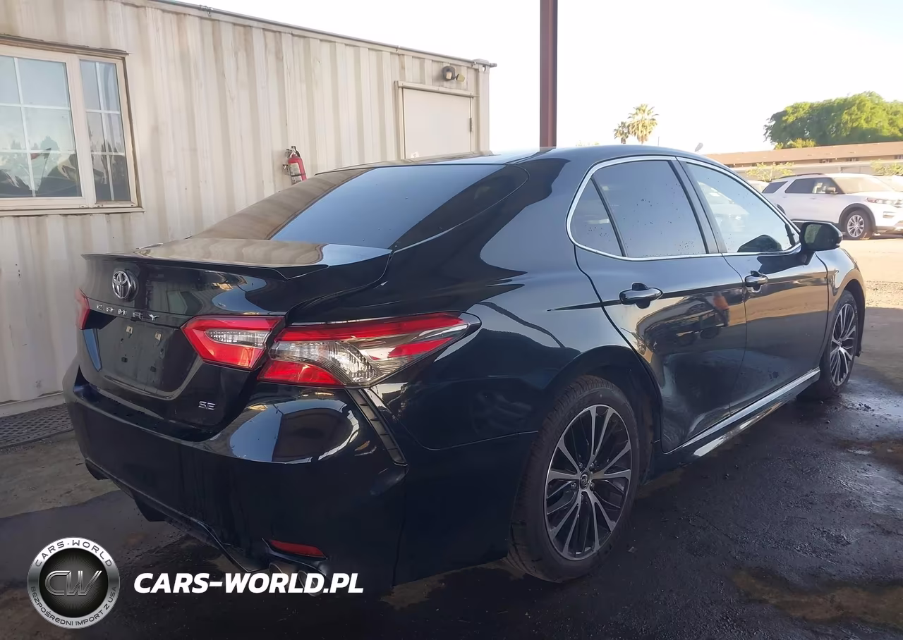 2018 Toyota Camry Se VIN:JTNB11HK1J3058096 - 4