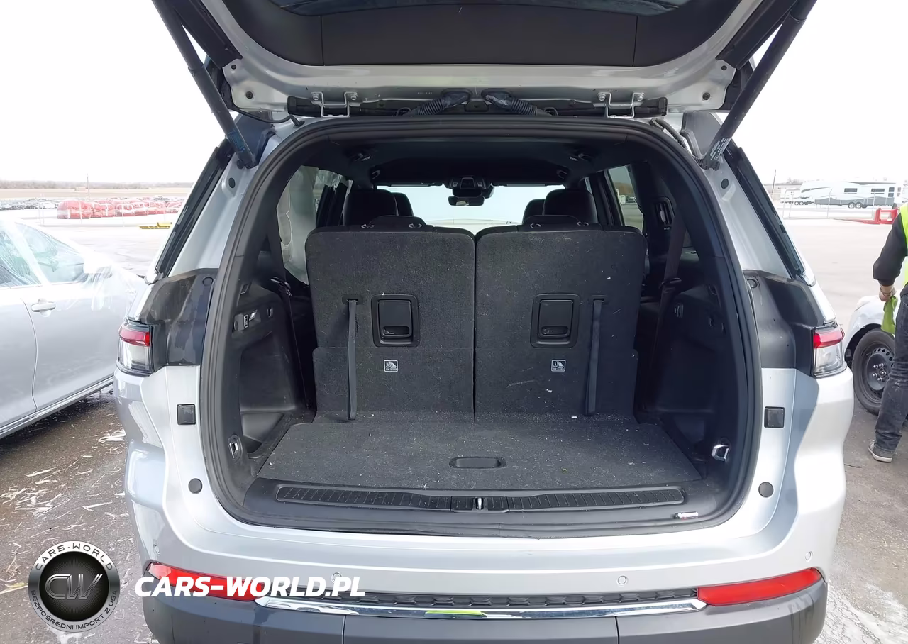 2025 Jeep Grand Cherokee L Limited 4X4 VIN:1C4RJKBG7S8637806 - 17