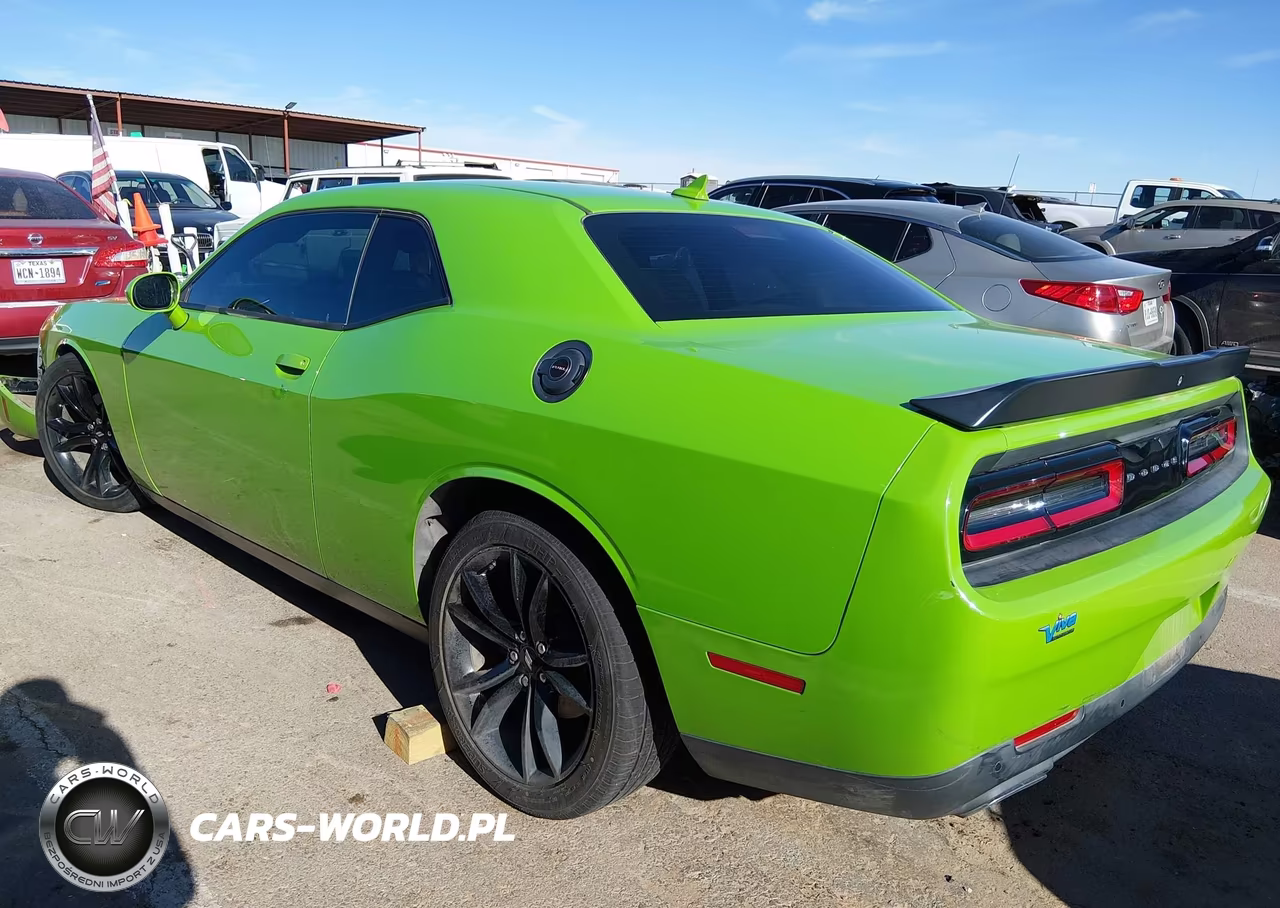 2017 Dodge Challenger Sxt Plus VIN:2C3CDZAG0HH560663 - 3