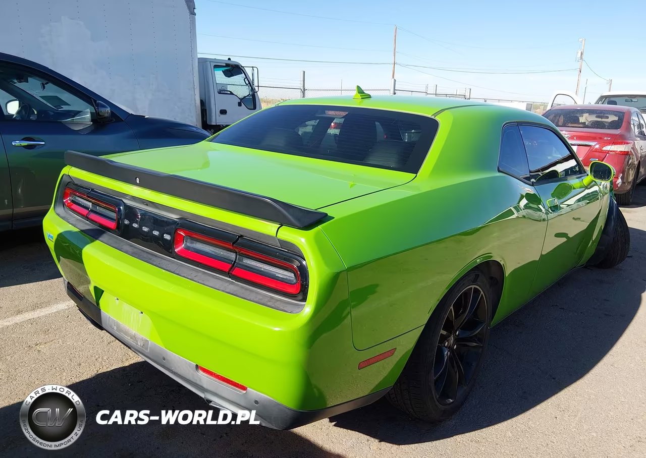 2017 Dodge Challenger Sxt Plus VIN:2C3CDZAG0HH560663 - 4