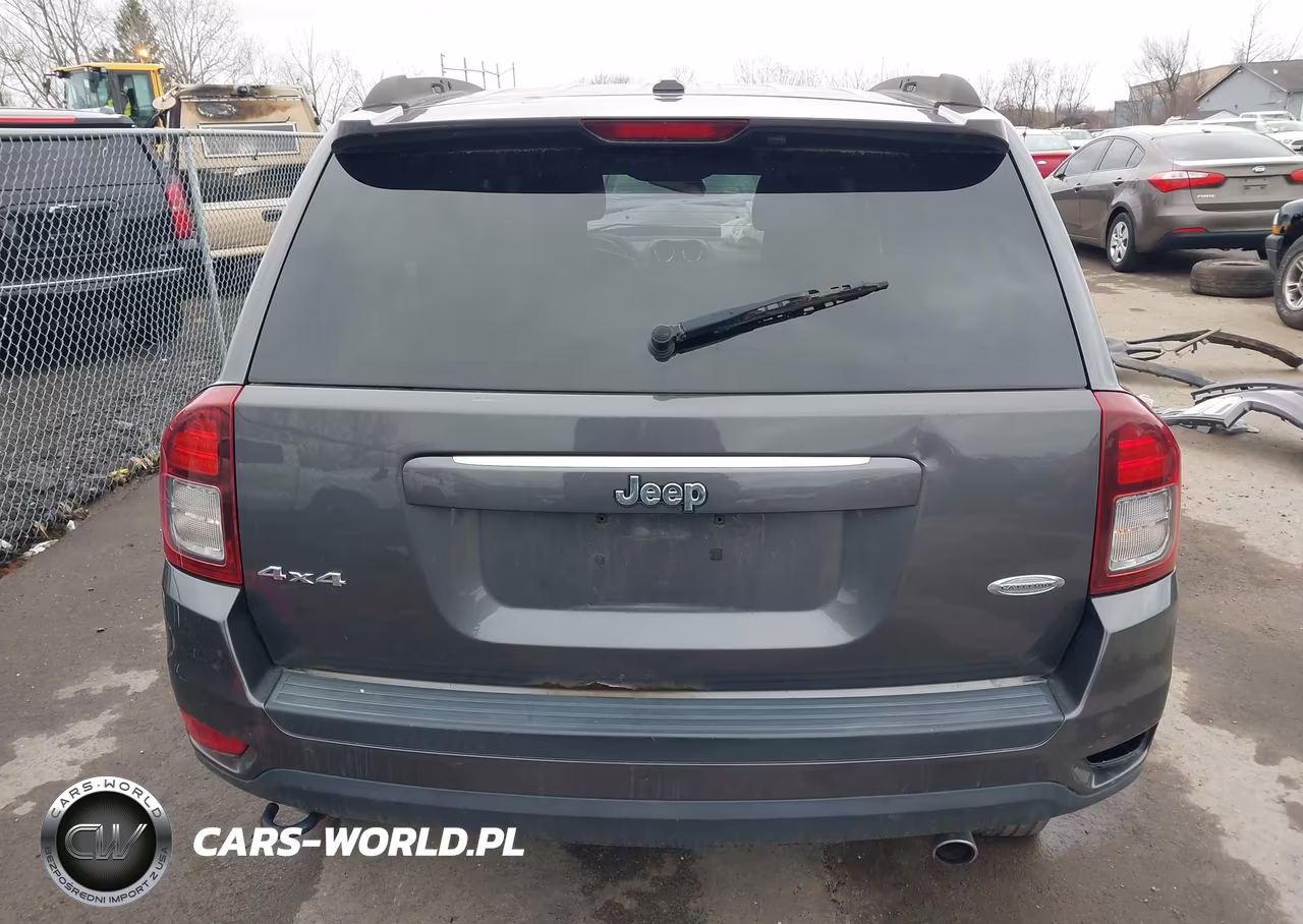 2016 Jeep Compass Latitude VIN:1C4NJDEB2GD573019 - 17