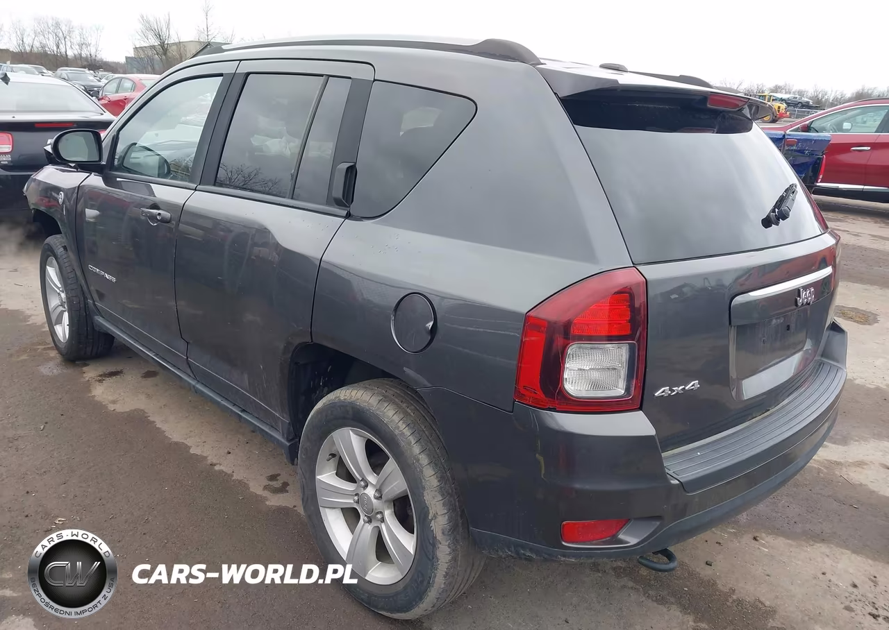 2016 Jeep Compass Latitude VIN:1C4NJDEB2GD573019 - 3
