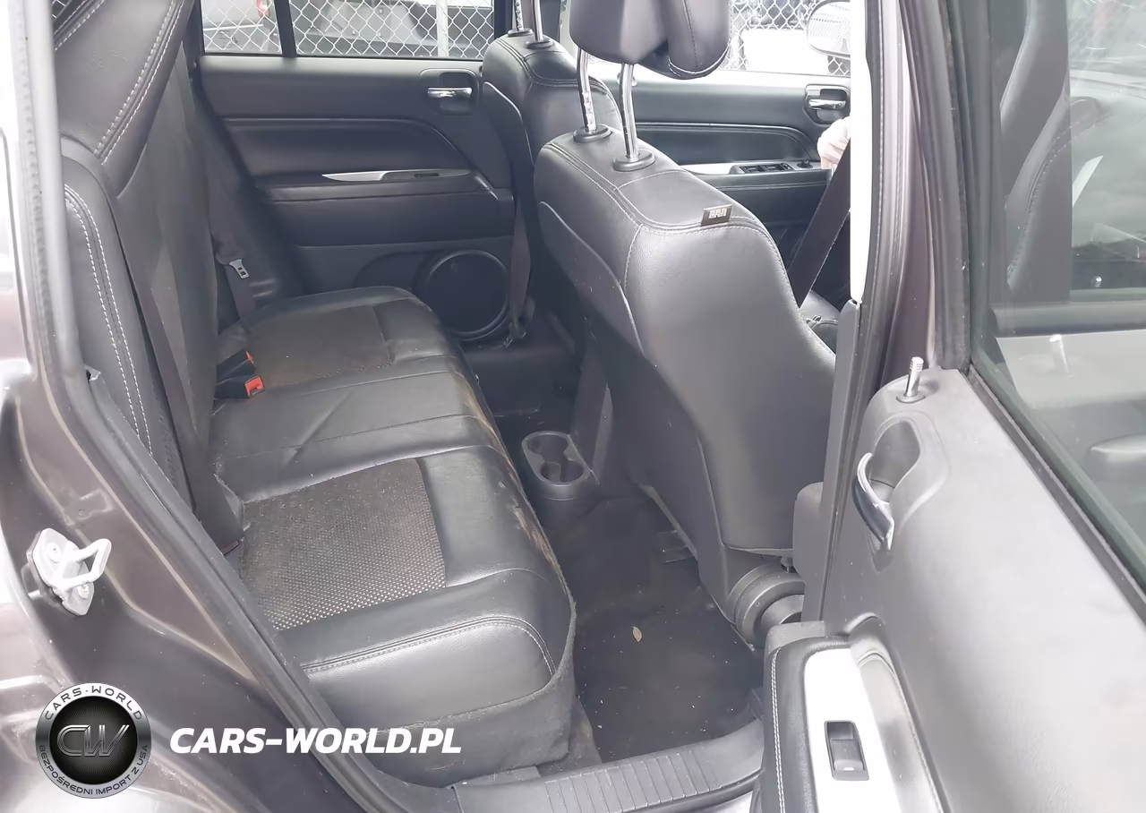 2016 Jeep Compass Latitude VIN:1C4NJDEB2GD573019 - 8