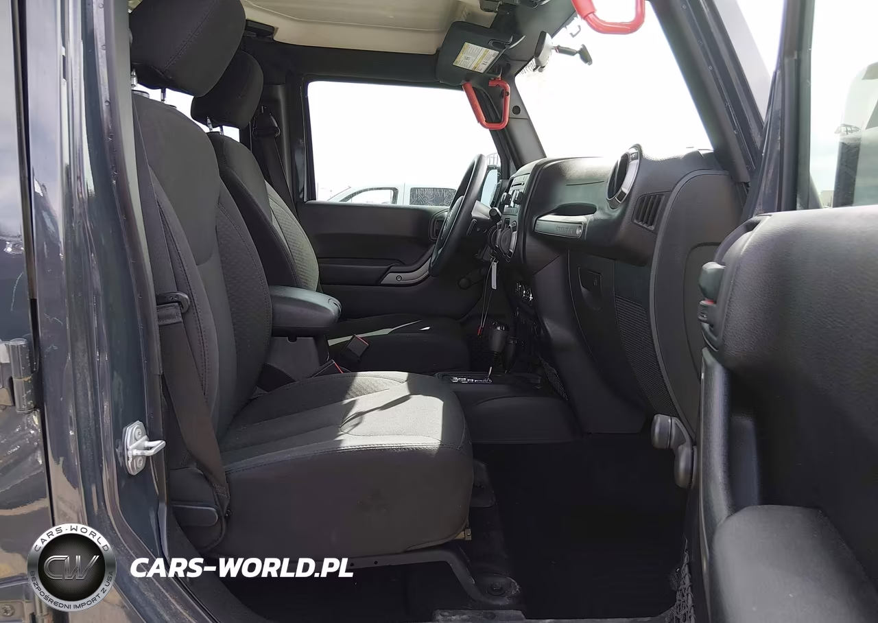 2016 Jeep Wrangler Unlimited Sport VIN:1C4BJWDG9GL191930 - 5