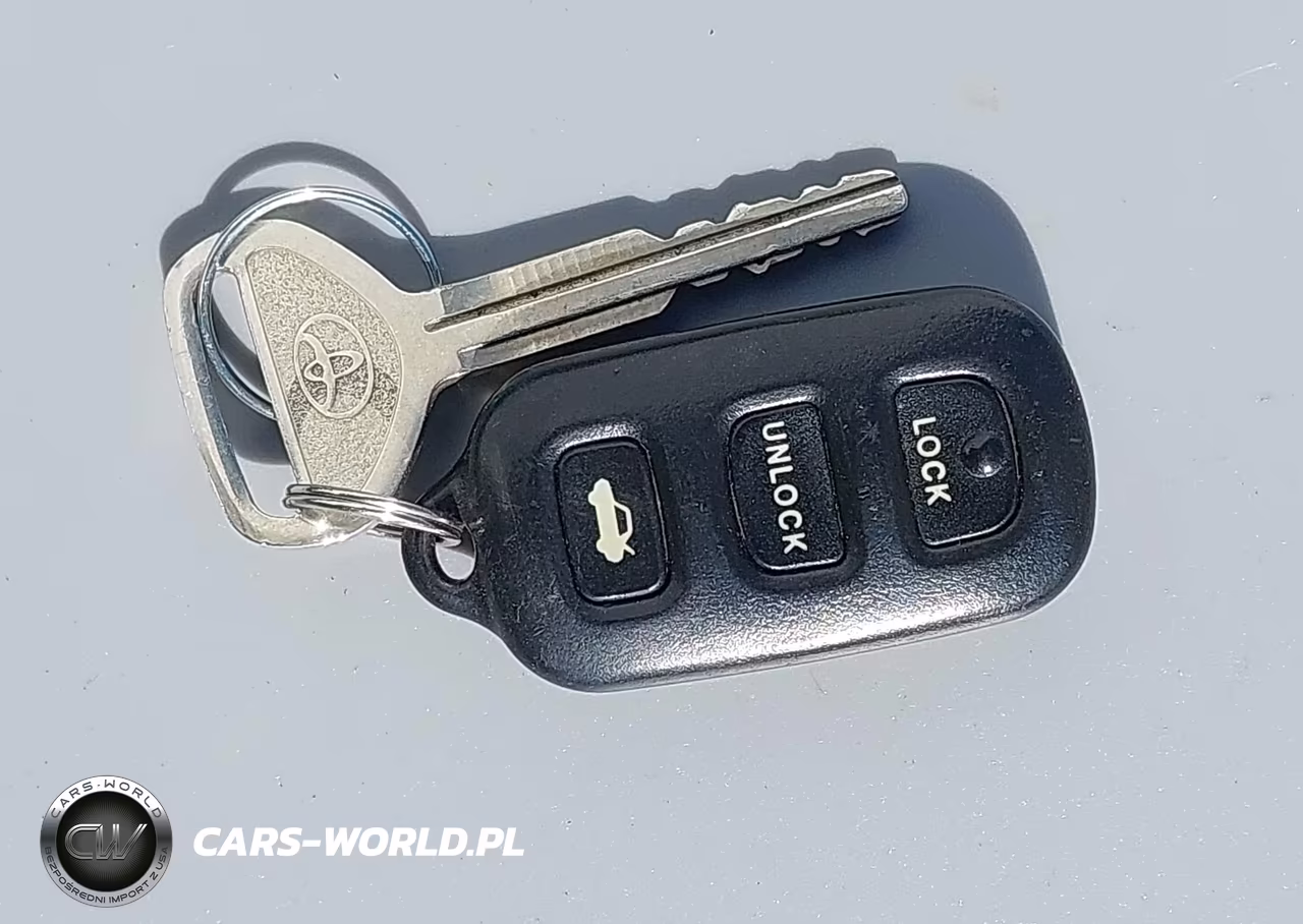 2003 Toyota Camry Le VIN:4T1BE32K83U140820 - 11