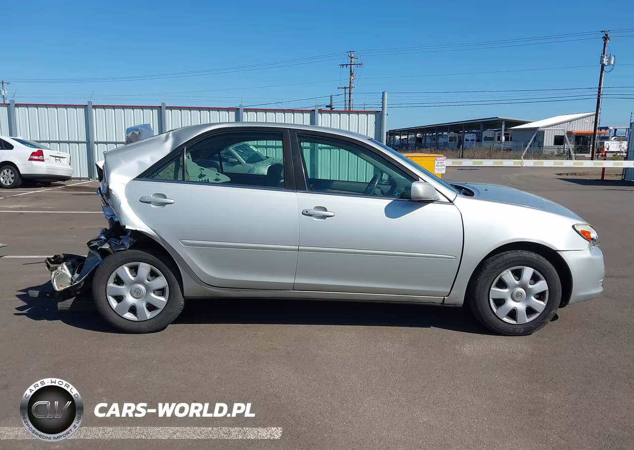 2003 Toyota Camry Le VIN:4T1BE32K83U140820 - 14